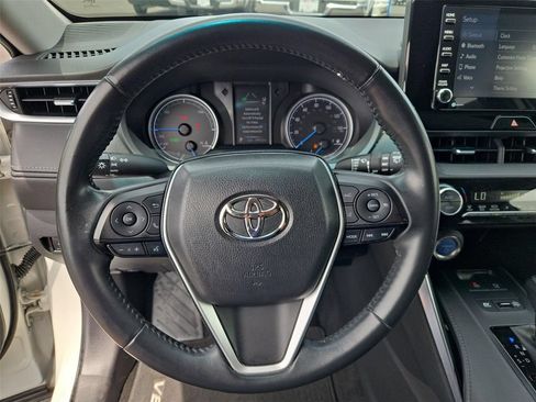 Used 2022 Toyota Venza LE AWD/4WD image 35