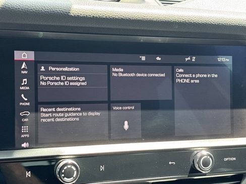 Used 2022 Porsche Macan AWD/4WD image 32