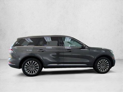Used 2020 Lincoln Aviator Reserve AWD/4WD image 4