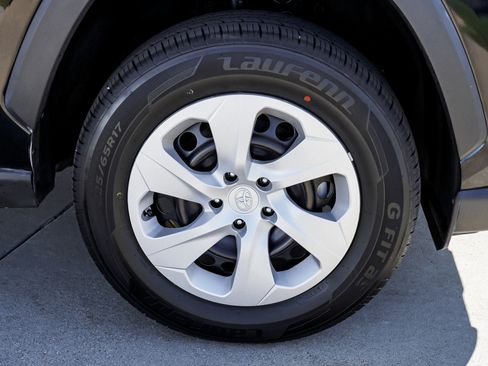 Certified 2024 Toyota RAV4 LE AWD/4WD image 10