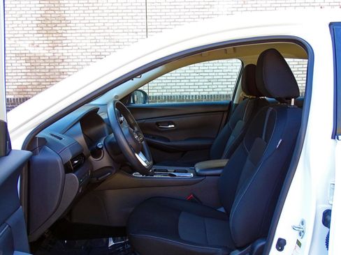 Used 2024 Nissan Sentra SV image 12