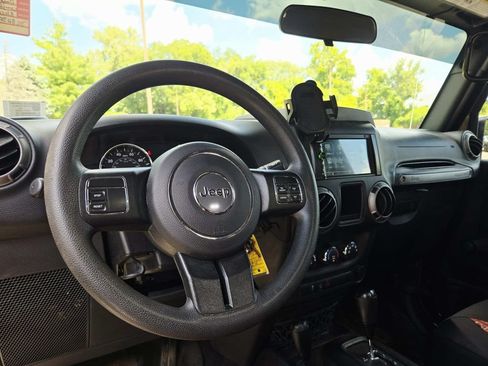 Used 2018 Jeep Wrangler Unlimited Sport AWD/4WD image 15