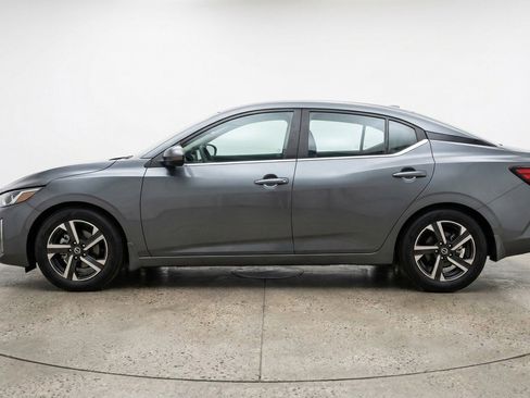 Used 2025 Nissan Sentra SV image 5