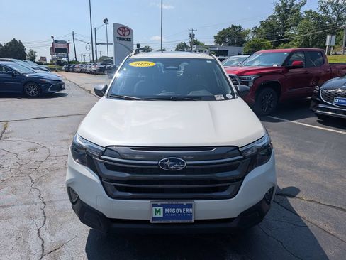 Used 2025 Subaru Forester Premium AWD/4WD image 12