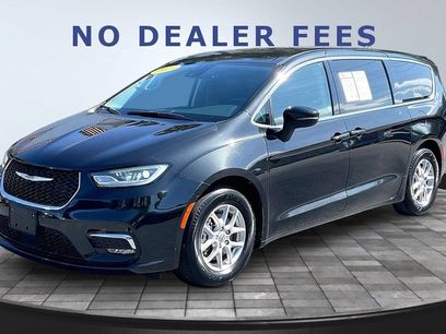 Used 2023 Chrysler Pacifica Touring-L