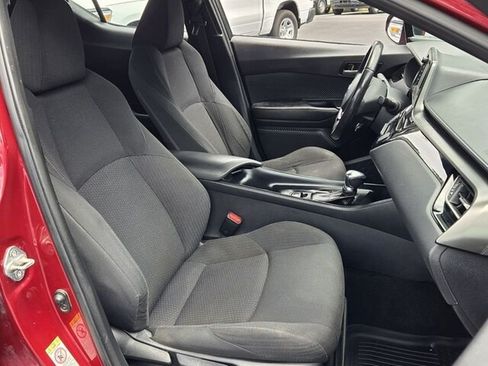 Used 2018 Toyota C-HR XLE FWD image 18