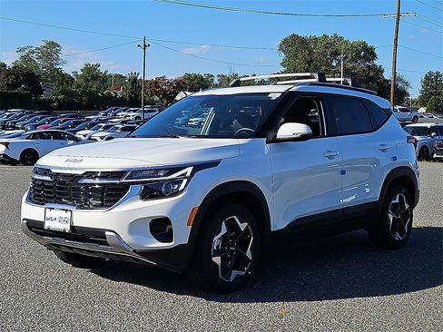 New 2026 Kia Seltos S image 3