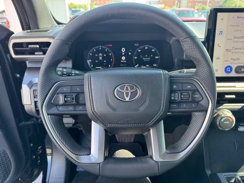Used 2026 Toyota Tacoma TRD Off-Road AWD/4WD image 16