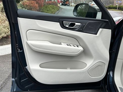 New 2026 Volvo XC60 B5 Ultra w/ Protection Package Premier image 9