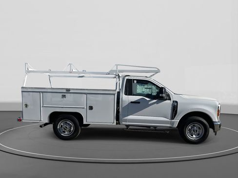 New 2026 Ford F350 XL w/ XL Chrome Package image 5