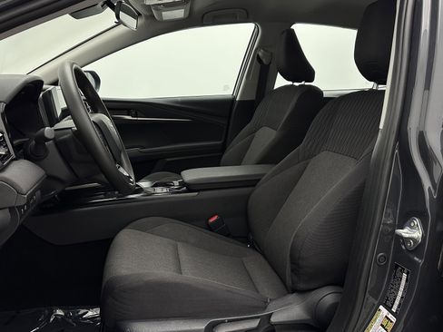 Used 2025 Toyota Camry LE FWD image 12