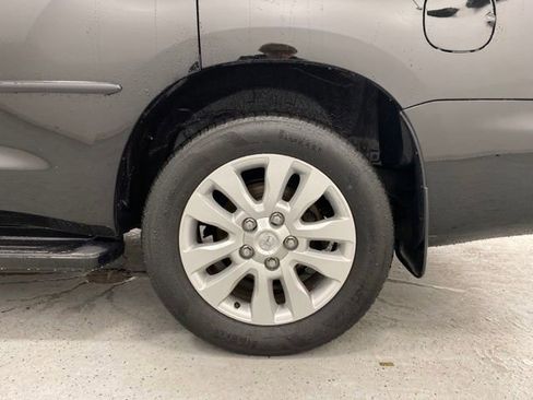 Used 2011 Toyota Sequoia Platinum image 10