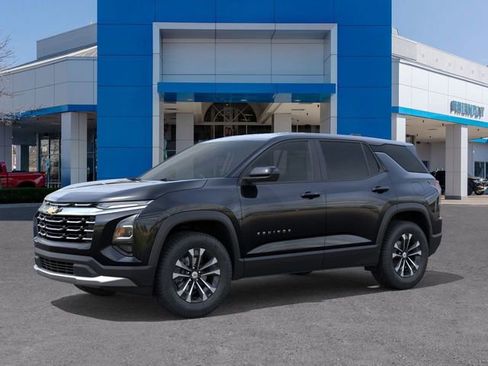 New 2026 Chevrolet Equinox LT image 2