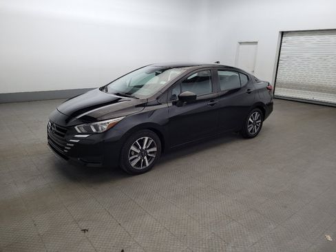 Used 2023 Nissan Versa SV FWD image 2