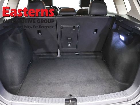 Used 2024 Volkswagen Taos SE FWD image 9