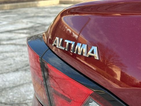 Certified 2020 Nissan Altima 2.5 SR w/ Premium Package image 10