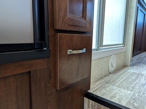 Used 2019 Chevrolet Express 4500 w/ RV Package image 70