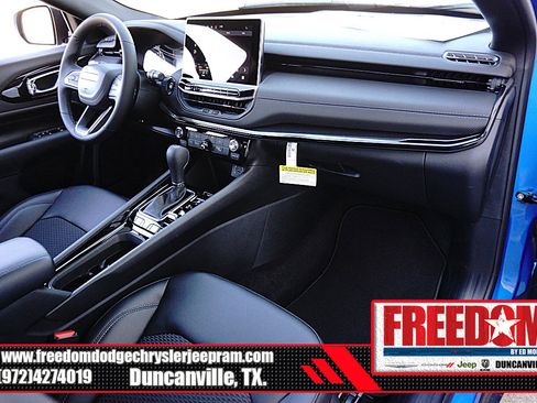 New 2026 Jeep Compass Latitude image 12