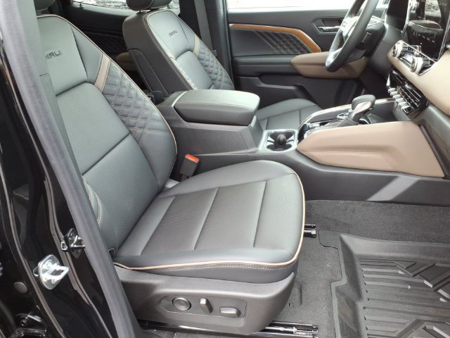 New 2026 GMC Canyon Denali w/ LPO, Denali Black Edition AWD/4WD image 25