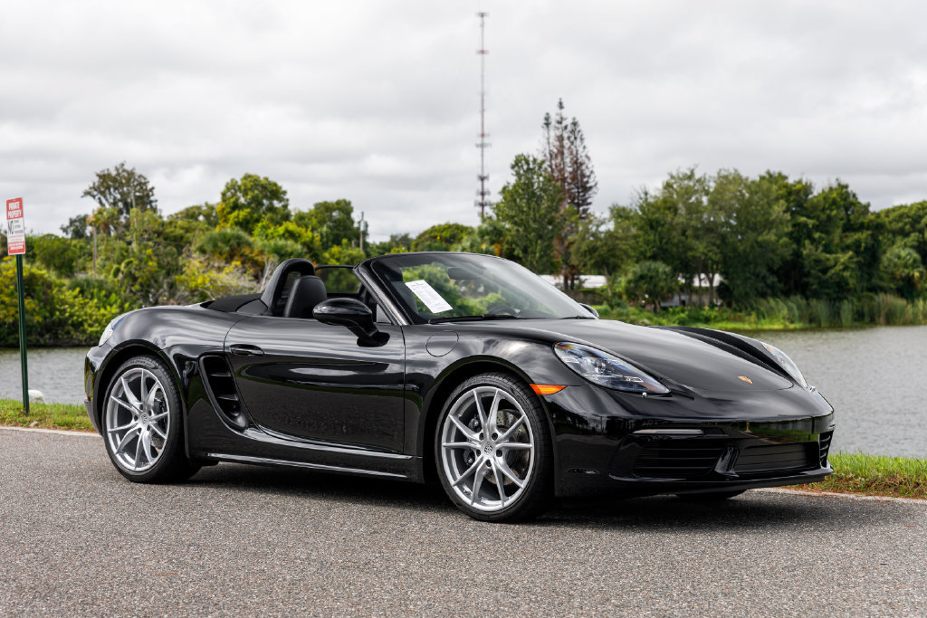 Used 2025 Porsche 718 Boxster RWD image 2