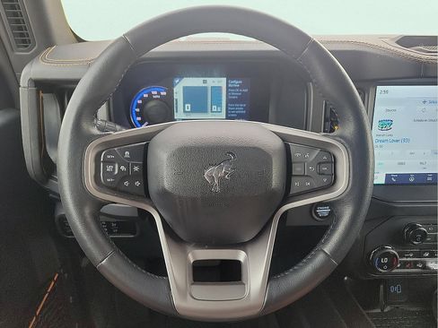 Used 2024 Ford Bronco Badlands image 19