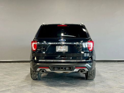 Used 2018 Ford Explorer XLT w/ Equipment Group 202A image 6