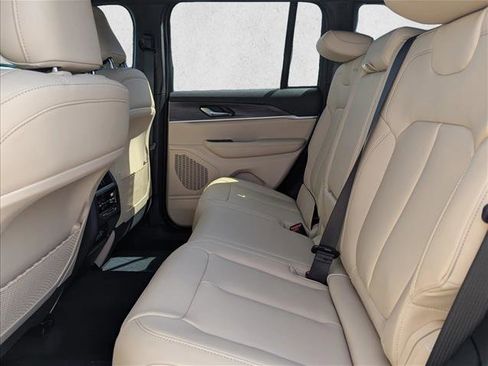 New 2025 Jeep Grand Cherokee Limited image 24