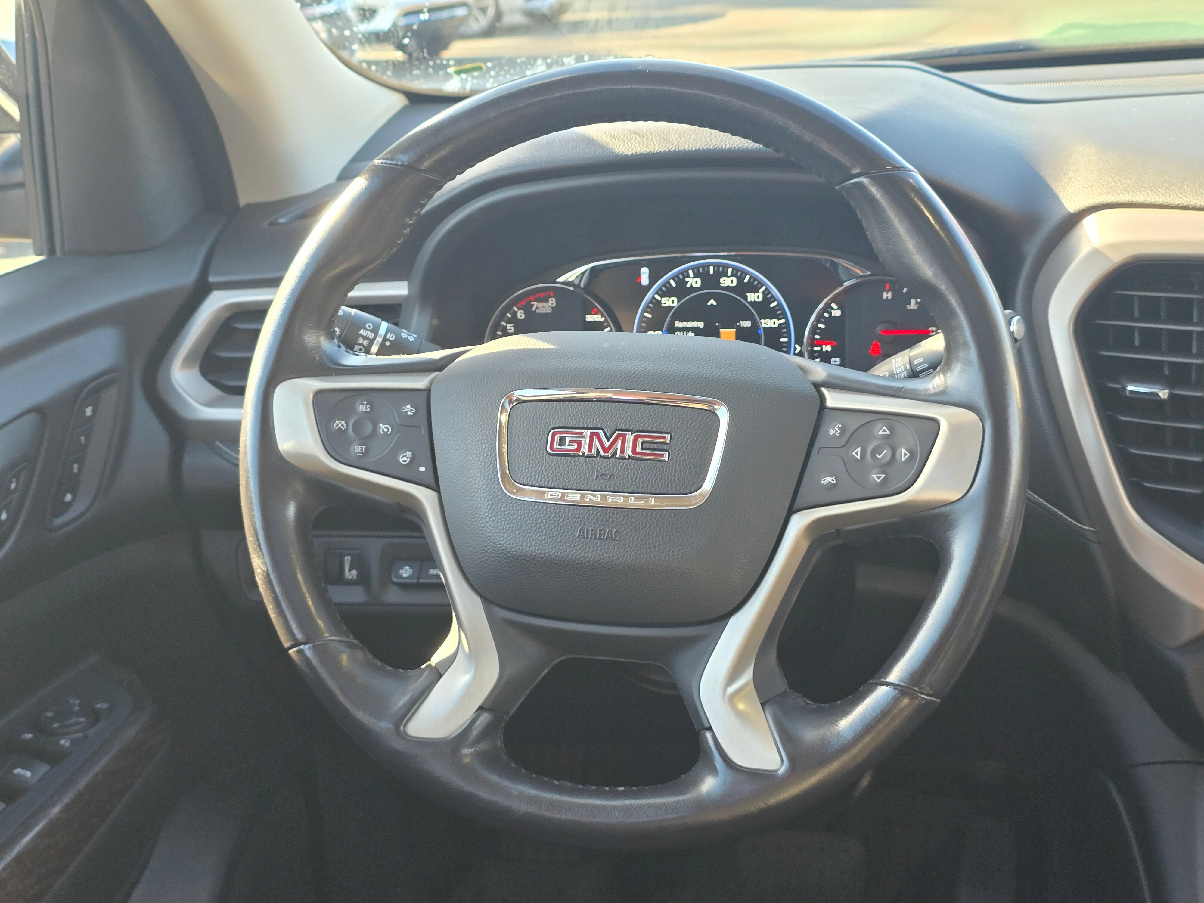 Used 2022 GMC Acadia Denali w/ Denali Ultimate Package AWD/4WD image 19