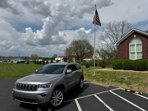 Used 2017 Jeep Grand Cherokee Limited image 1