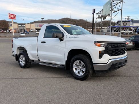 Used 2025 Chevrolet Silverado 1500 W/T w/ WT Value Package image 8