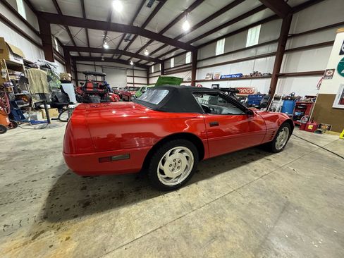 Used 1993 Chevrolet Corvette Convertible image 11