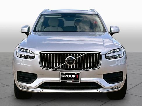 Used 2021 Volvo XC90 T5 Momentum w/ Protection Package Premier FWD image 4