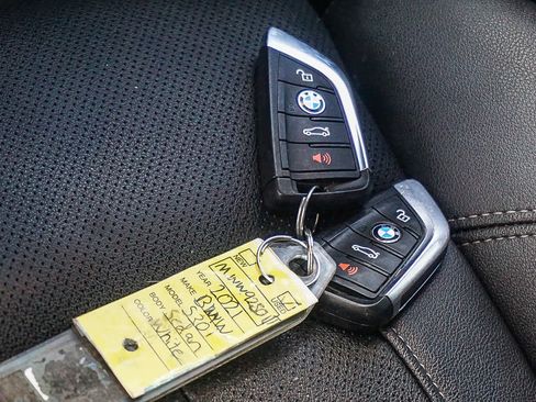 Used 2021 BMW 530i w/ Convenience Package RWD image 24