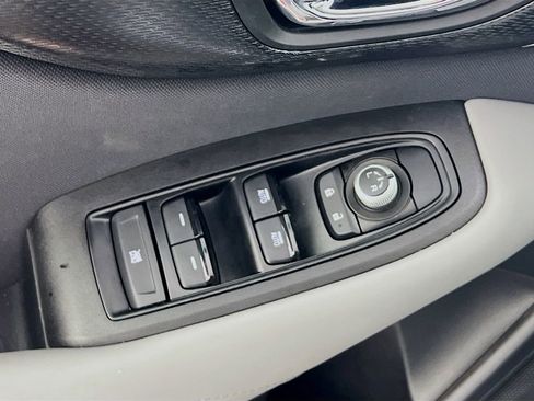 Used 2025 Subaru Outback Premium image 16