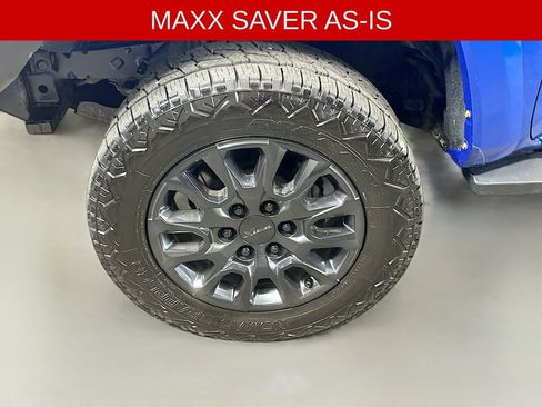 Used 2017 Toyota Tacoma SR5 AWD/4WD image 8