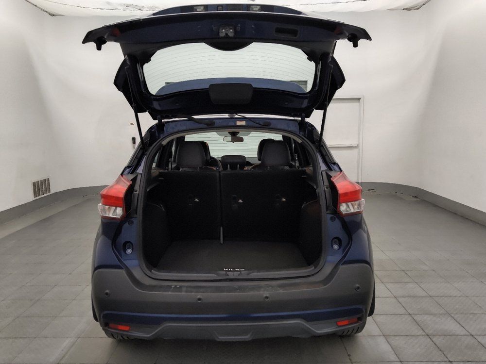 Used 2020 Nissan Kicks SR w/ SR Premium Package FWD image 29