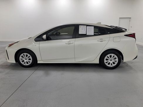 Used 2020 Toyota Prius LE image 5