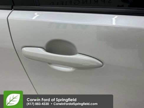 Used 2024 Toyota Prius XLE image 8