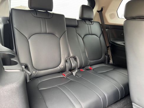 Used 2023 Honda Pilot Elite image 11