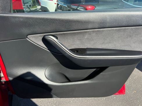 Used 2021 Tesla Model Y Long Range image 29