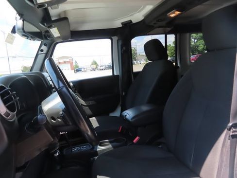 Used 2018 Jeep Wrangler Unlimited Sport S AWD/4WD image 16