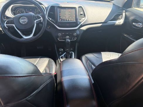 Used 2014 Jeep Cherokee Trailhawk w/ Comfort/Convenience Group AWD/4WD image 16