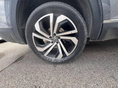 Used 2021 Volkswagen Atlas SEL Premium image 11