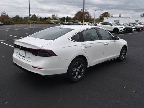 New 2025 Honda Accord EX-L image 3