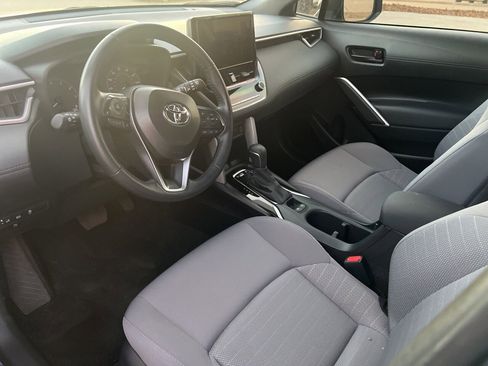 Used 2025 Toyota Corolla Cross AWD Hybrid image 8