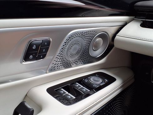 Used 2024 Lincoln Nautilus Black Label w/ Jet Appearance Package (87T) image 29