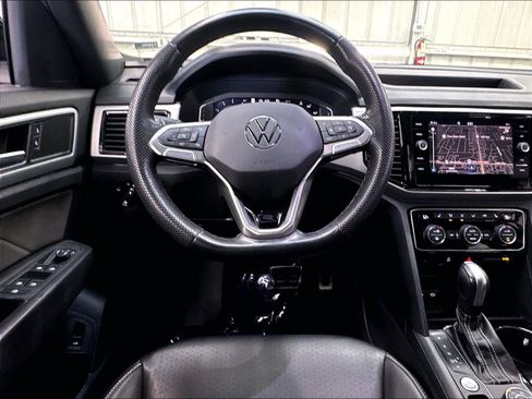Used 2023 Volkswagen Atlas Cross Sport SEL R-Line AWD/4WD image 11