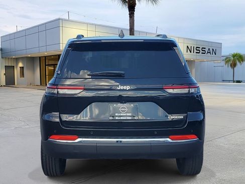 Used 2025 Jeep Grand Cherokee Laredo w/ Luxury Tech Group I RWD image 5