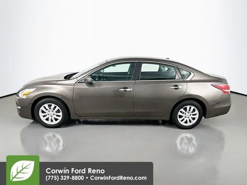 Used 2015 Nissan Altima 2.5 S w/ Power Driver Seat Package FWD image 4