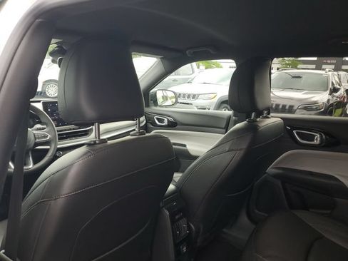 Used 2024 Jeep Compass Limited AWD/4WD image 10